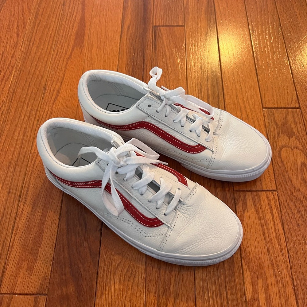 Old Skool Leather Vans (W 8.5, M 7)